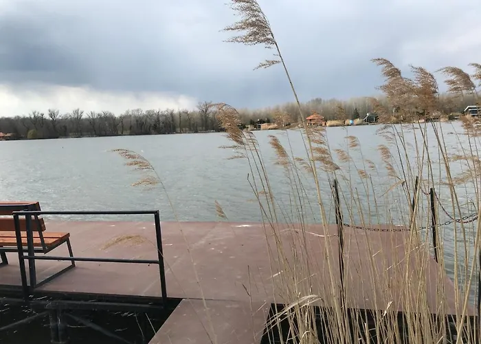 Apartment Dunasor1 *